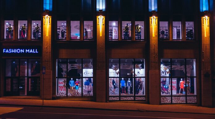 Las principales ventajas de utilizar pantallas para escaparates ventajas de utilizar pantallas para escaparates